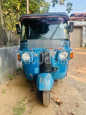 Bajaj Three Wheel 2013