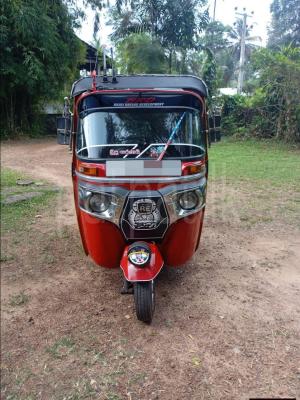 Bajaj Three Wheel 2014