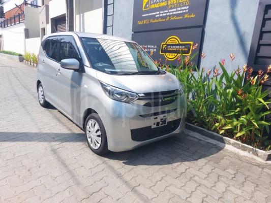 Mitsubishi Space Wagon 2023