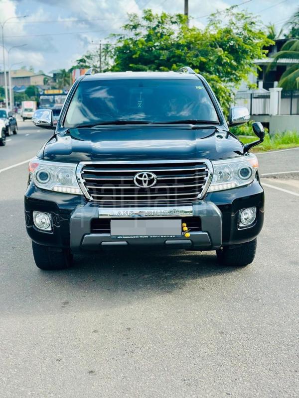 Toyota Land Cruiser 2011 - භාවිතා කරන ලද SUV රථය sale in Sri Lanka - patpat.lk