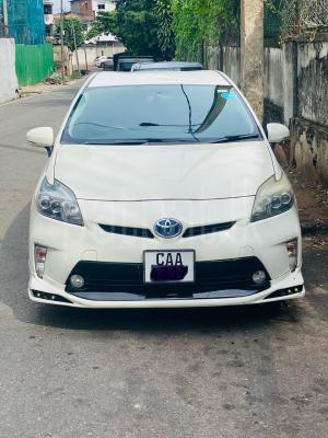Toyota PRIUS S TOURUING 2012 - භාවිතා කරන ලද කාර් sale in Sri Lanka - patpat.lk