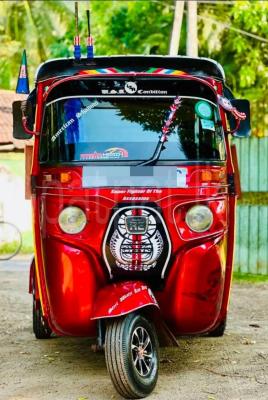 Bajaj Three Wheel 2014
