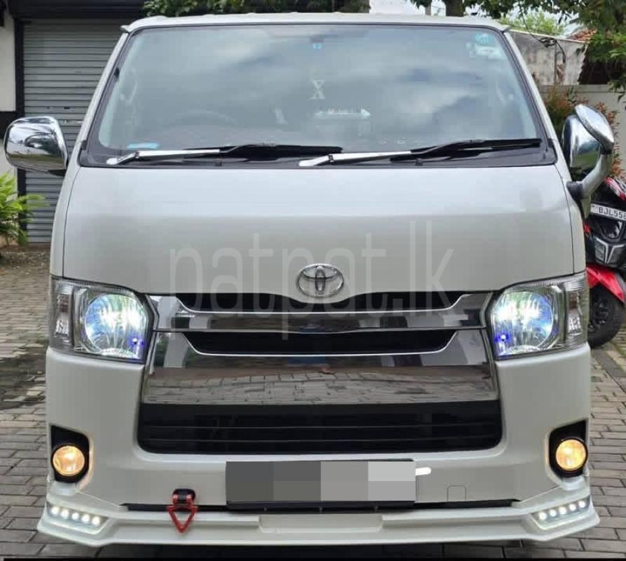 Toyota Hiace 2015 -  வேன் sale in Sri Lanka - patpat.lk