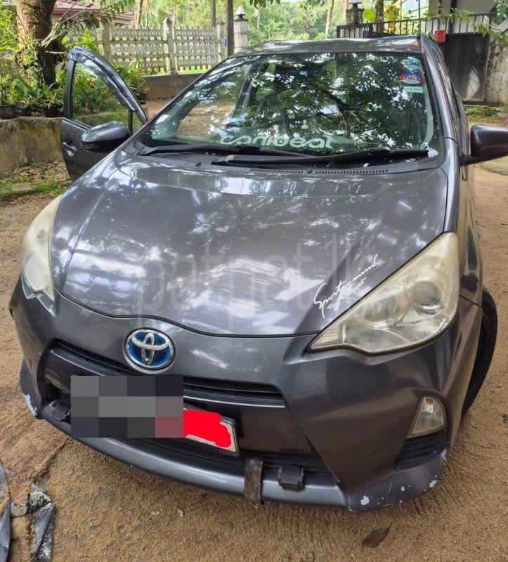 Toyota Aqua 2015 -  Car sale in Sri Lanka - patpat.lk
