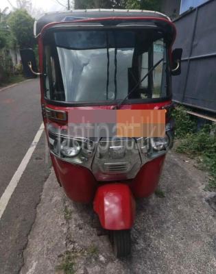 Bajaj Three Wheel 2018