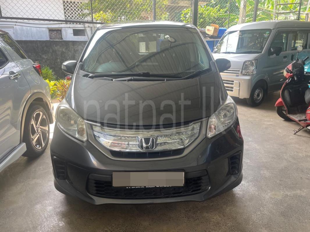 Honda Freed 2012 -  கார் sale in Sri Lanka - patpat.lk