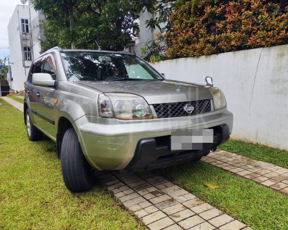 Nissan X Trail 2000 - භාවිතා කරන ලද SUV රථය sale in Sri Lanka - patpat.lk