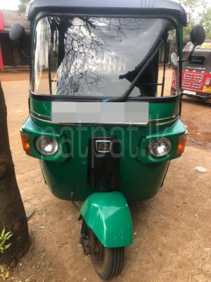 Bajaj Three Wheel 2013
