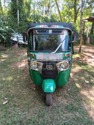 Bajaj Three Wheel 2016