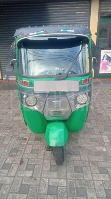 Bajaj Three Wheel 2014