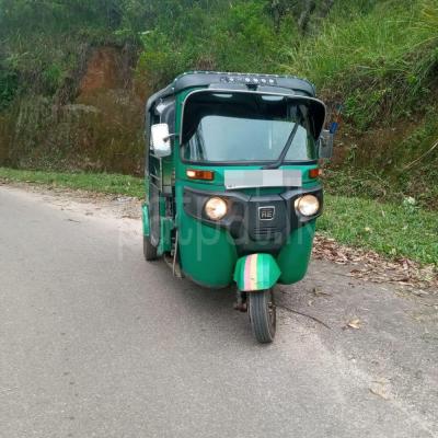 Bajaj Three Wheel 2016
