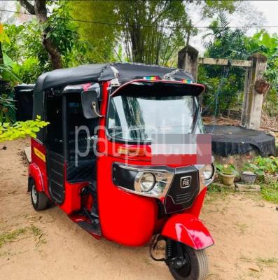 Bajaj Three Wheel 2015