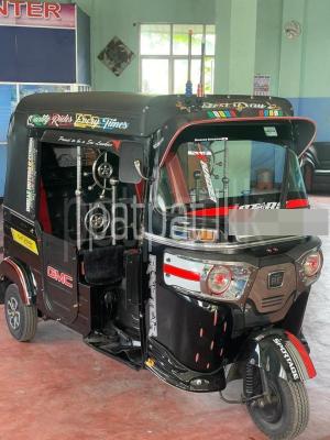 Bajaj Three Wheel 2025