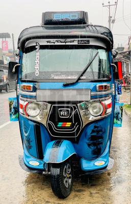 Bajaj Three Wheel 2016
