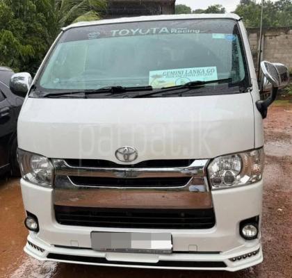 Toyota Hiace 2015 - பயன்படுத்தப்பட்டது வேன் sale in Sri Lanka - patpat.lk