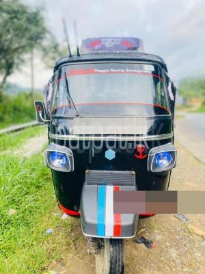 Piaggio Three Wheel 2013