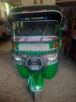 Bajaj Three Wheel 2015 -  முச்சக்கர வண்டி sale in Sri Lanka - patpat.lk