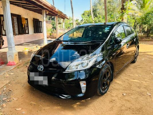 Toyota Prius 2014 - භාවිතා කරන ලද කාර් sale in Sri Lanka - patpat.lk