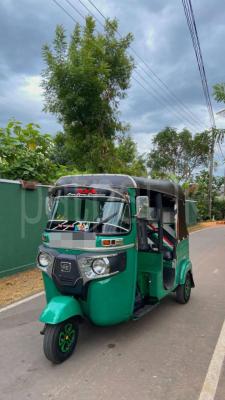 Bajaj Three Wheel 2014