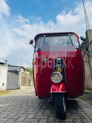 Bajaj Three Wheel 2000