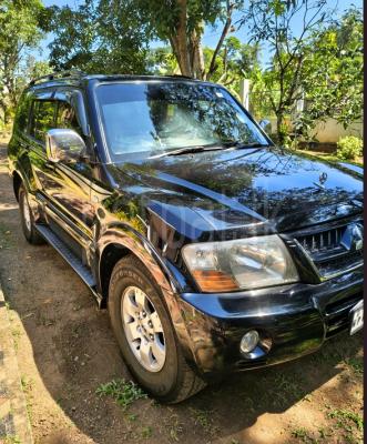 Mitsubishi Montero 2005