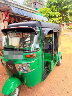 Bajaj 4 stroke 2016 - Used Three wheeler sale in Sri Lanka - patpat.lk