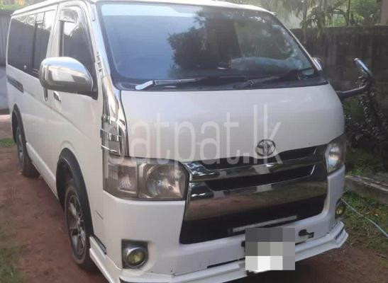 Toyota Grand Hiace 2006 - பயன்படுத்தப்பட்டது வேன் sale in Sri Lanka - patpat.lk