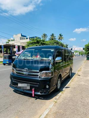 Toyota Hiace 2012 - භාවිතා කරන ලද වෑන් රථය sale in Sri Lanka - patpat.lk