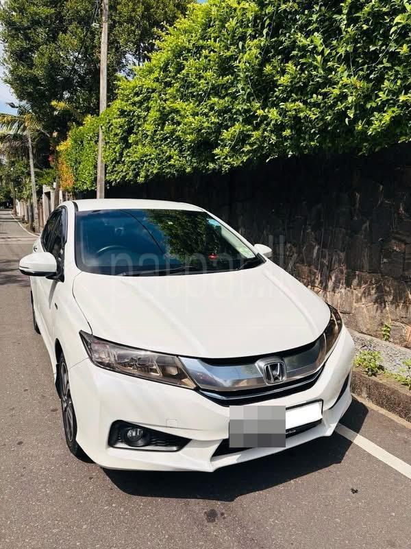 Honda Grace 2017 -  Car sale in Sri Lanka - patpat.lk