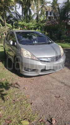 Honda FIT SHUTTLE 2013 - பயன்படுத்தப்பட்டது கார் sale in Sri Lanka - patpat.lk