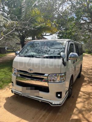 Toyota Hiace 2011 - Used Van sale in Sri Lanka - patpat.lk