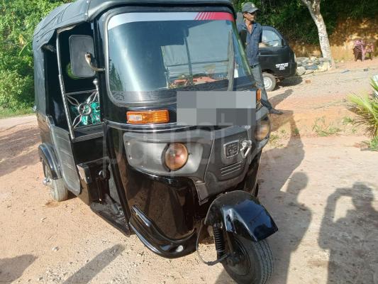 Bajaj 4 stroke 2016 - භාවිතා කරන ලද ත්‍රිරෝද රථය sale in Sri Lanka - patpat.lk