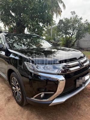 Mitsubishi Outlander 2017 - Used SUV sale in Sri Lanka - patpat.lk