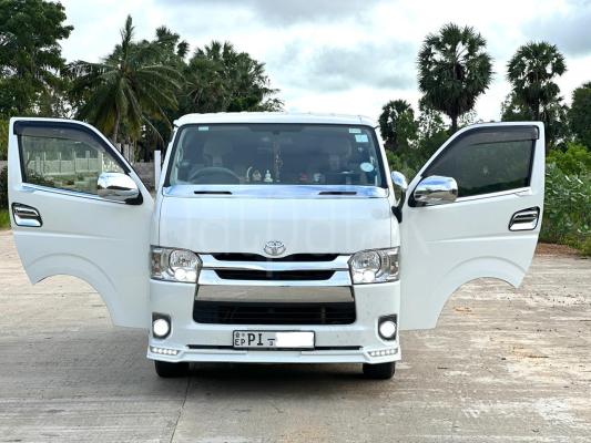Toyota Hiace 2014