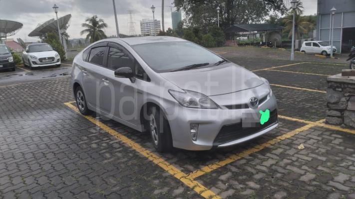 Toyota Prius 2012 - Used Car sale in Sri Lanka - patpat.lk