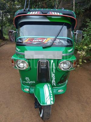 Bajaj Three Wheel 2011