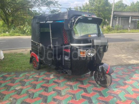 Bajaj Three Wheel 2012