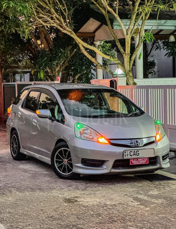 Honda FIT SHUTTLE 2012 -  කාර් sale in Sri Lanka - patpat.lk