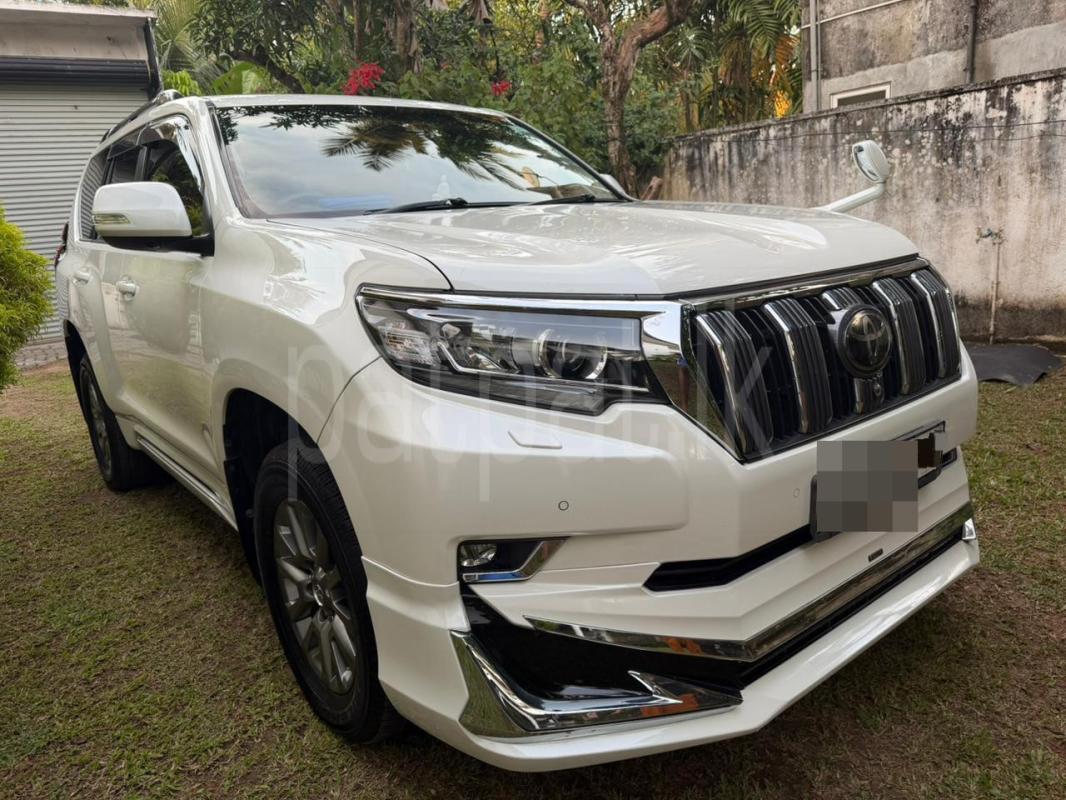 Toyota Land Cruiser Prado 2017 - භාවිතා කරන ලද SUV රථය sale in Sri Lanka - patpat.lk