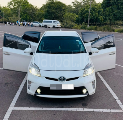 Toyota PRIUS S TOURUING 2013 - භාවිතා කරන ලද කාර් sale in Sri Lanka - patpat.lk