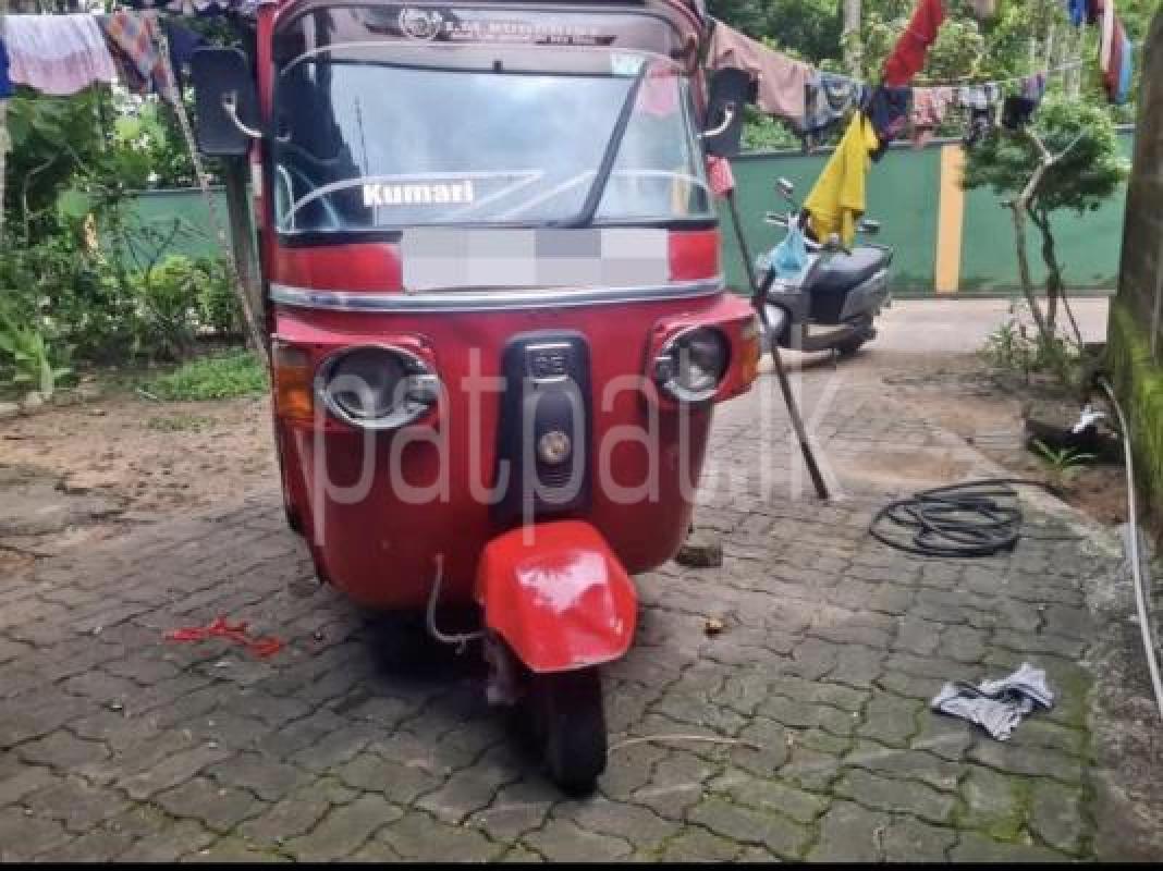 Bajaj 4 stroke 2012 - Used Three wheeler sale in Sri Lanka - patpat.lk