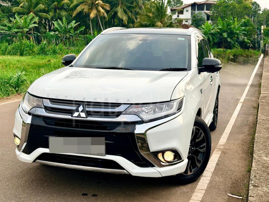 Mitsubishi Outlander 2015 -  SUV sale in Sri Lanka - patpat.lk