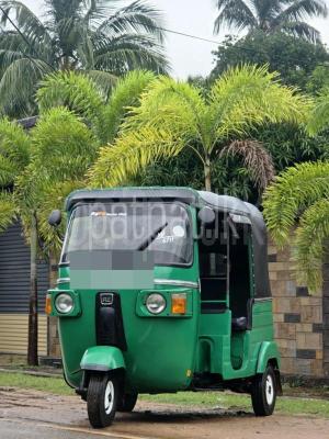 Bajaj Three Wheel 2011