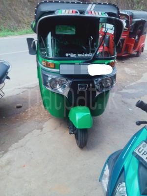 Bajaj Three Wheel 2016