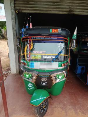 Bajaj Three Wheel 2015 - பயன்படுத்தப்பட்டது முச்சக்கர வண்டி sale in Sri Lanka - patpat.lk
