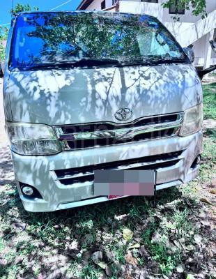 Toyota Hiace 2007 - භාවිතා කරන ලද වෑන් රථය sale in Sri Lanka - patpat.lk