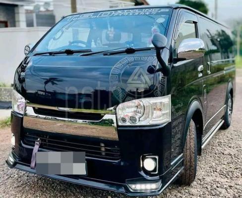 Toyota Hiace 2015