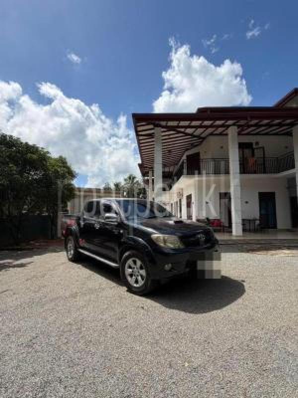 Toyota Hilux 2007 -  சரக்கு போக்குவரத்து sale in Sri Lanka - patpat.lk