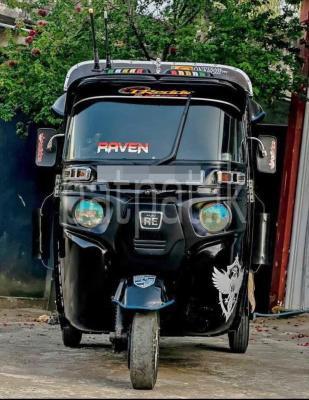 Bajaj Three Wheel 2015