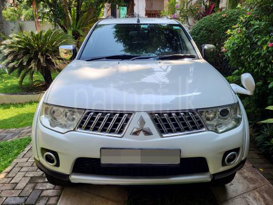 Mitsubishi Montero Sport 2012